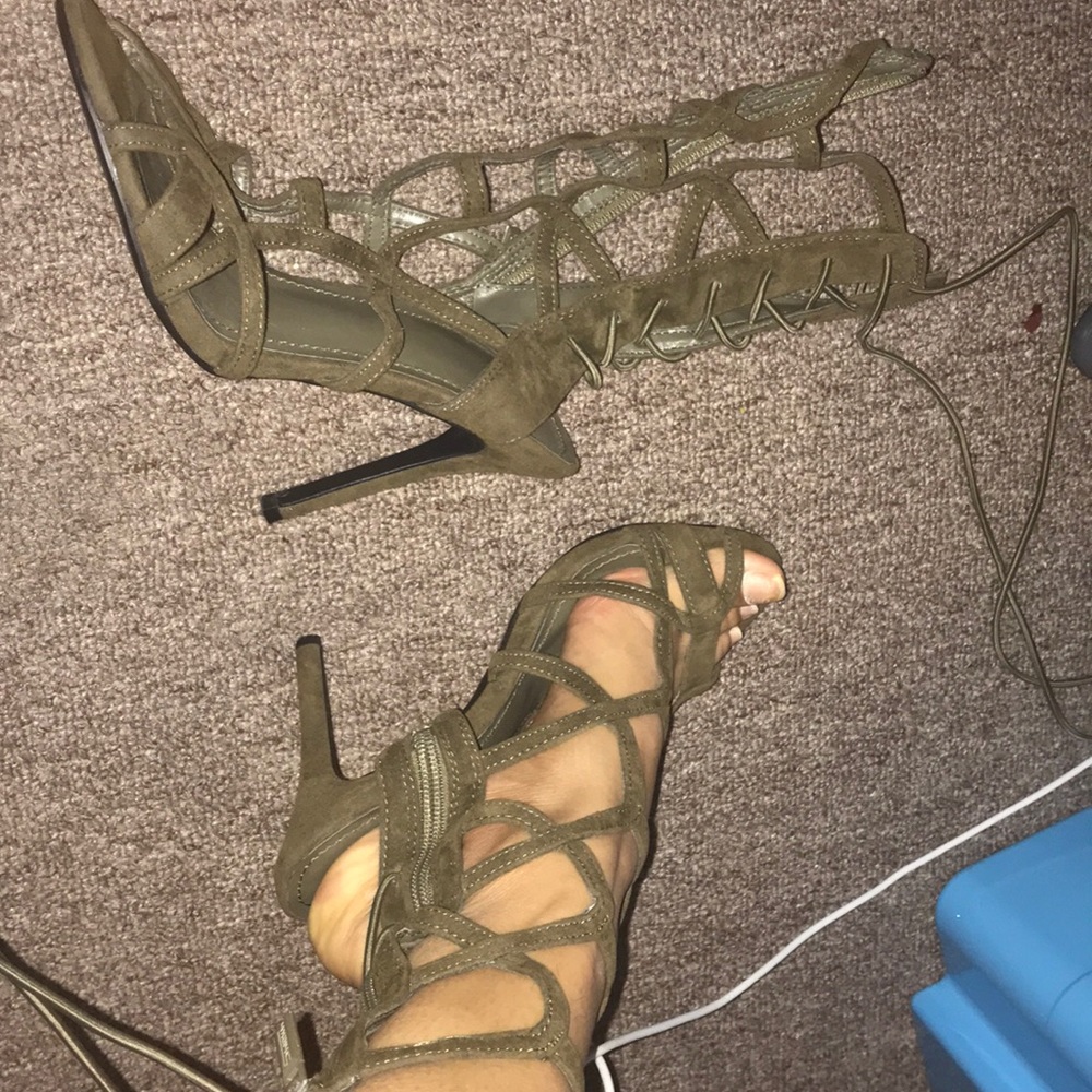 Army Green lace-up Heel